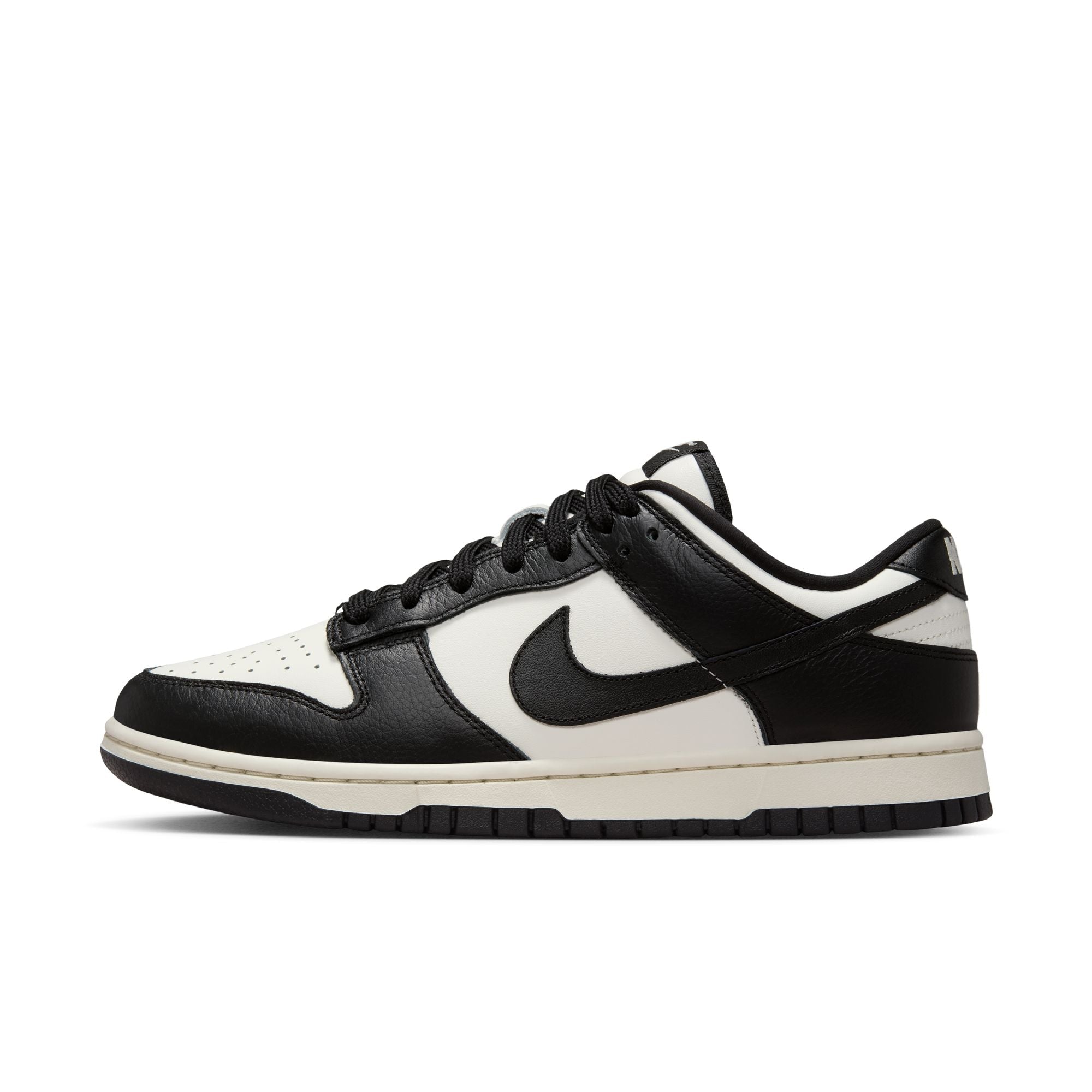 W Nike Dunk Low "Cherry Charm" - HQ7487-100