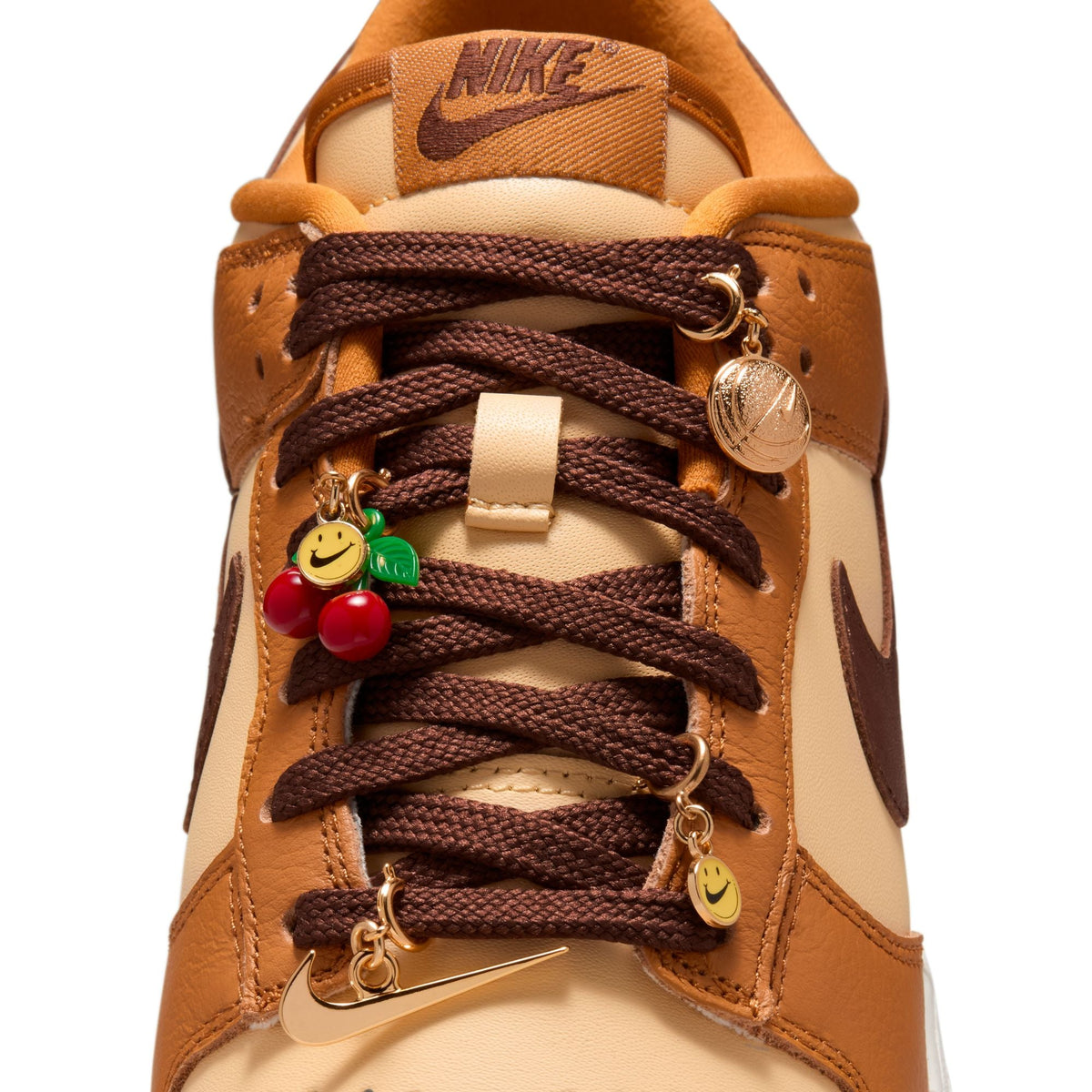 W Nike Dunk Low SE - HQ7487-700