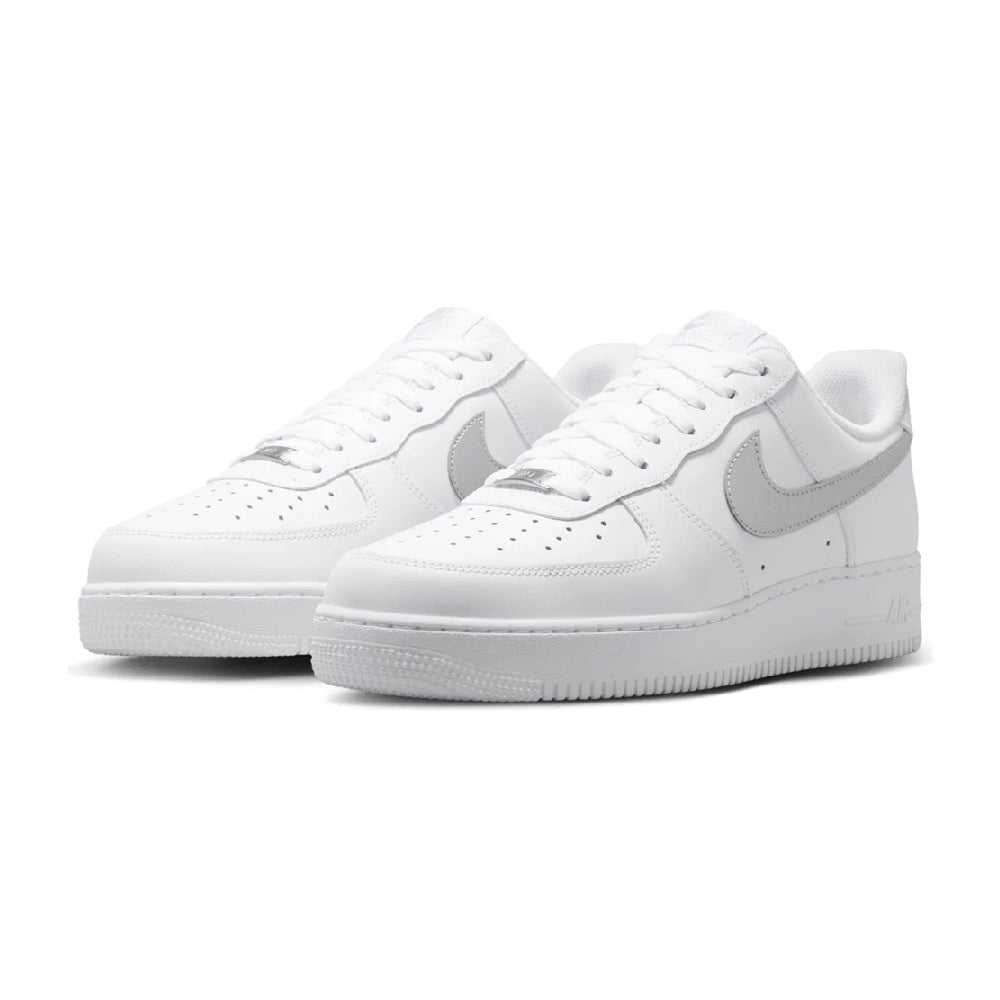 Men's Nike Air Force 1 '07 White/Metallic Silver (FJ4146 134)