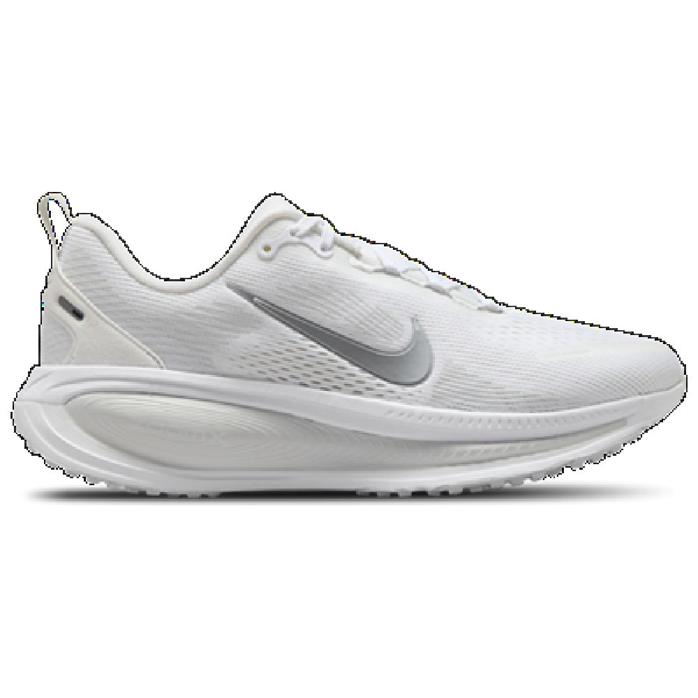 Women's Nike Vomero 18 White/Metallic Silver (HM6804 104)