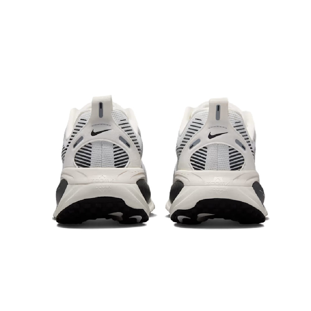 Women's  Nike Vomero 18 ESS Summit White/Metallic Silver (IO9915 101)