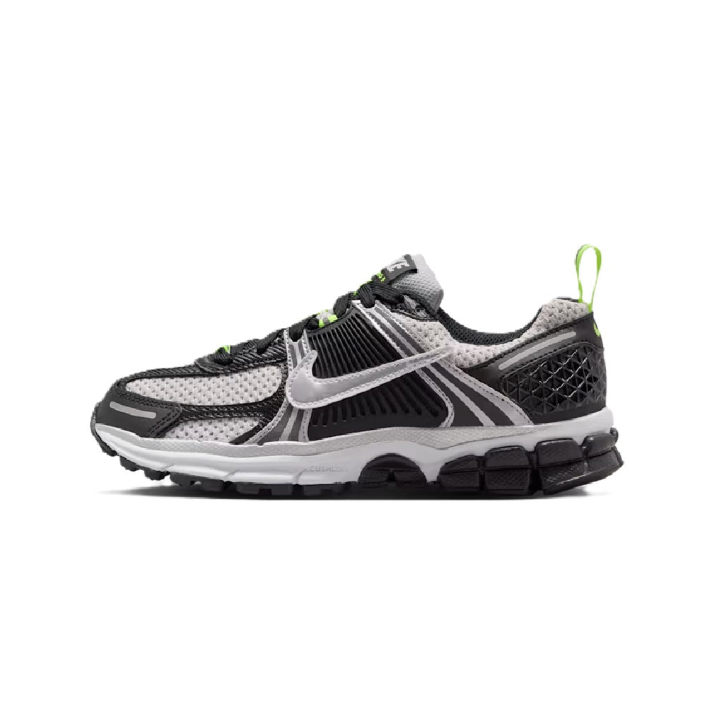 Big Kid's Nike Vomero 5 Black/Metallic Silver (IQ0312 010)